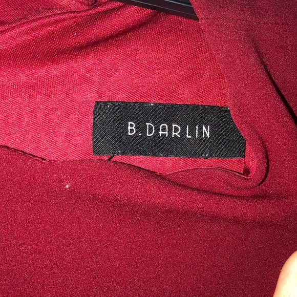 Scalloped maroon tshirt dress - Picture 3 of 3